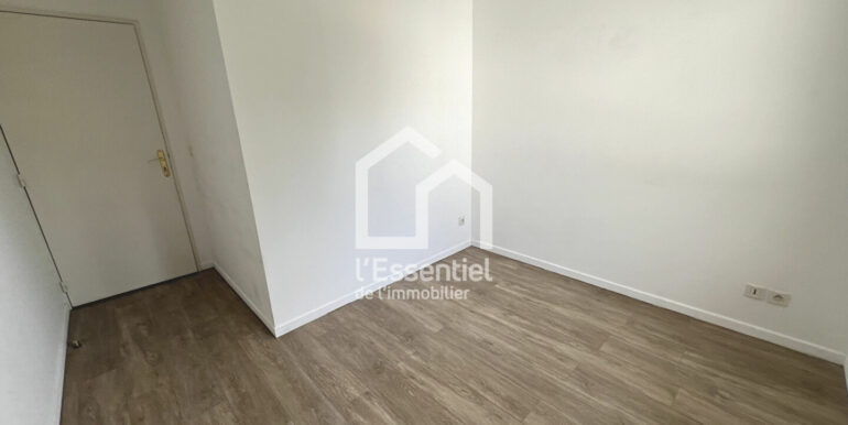 58589648e