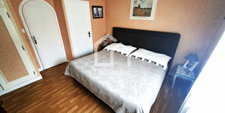 61320382l
